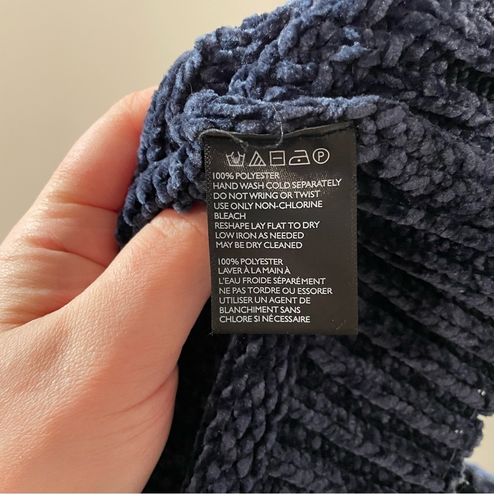 Urban Outfitters Dazzling Cable-Knit Cropped Chenille Velvet Sweater Dark Blue - Picture 8 of 9